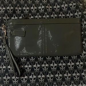 COACH LNC Patent Leather Wristlet BEAUTIFUL. Better in person. RARE TRUE GRAY.